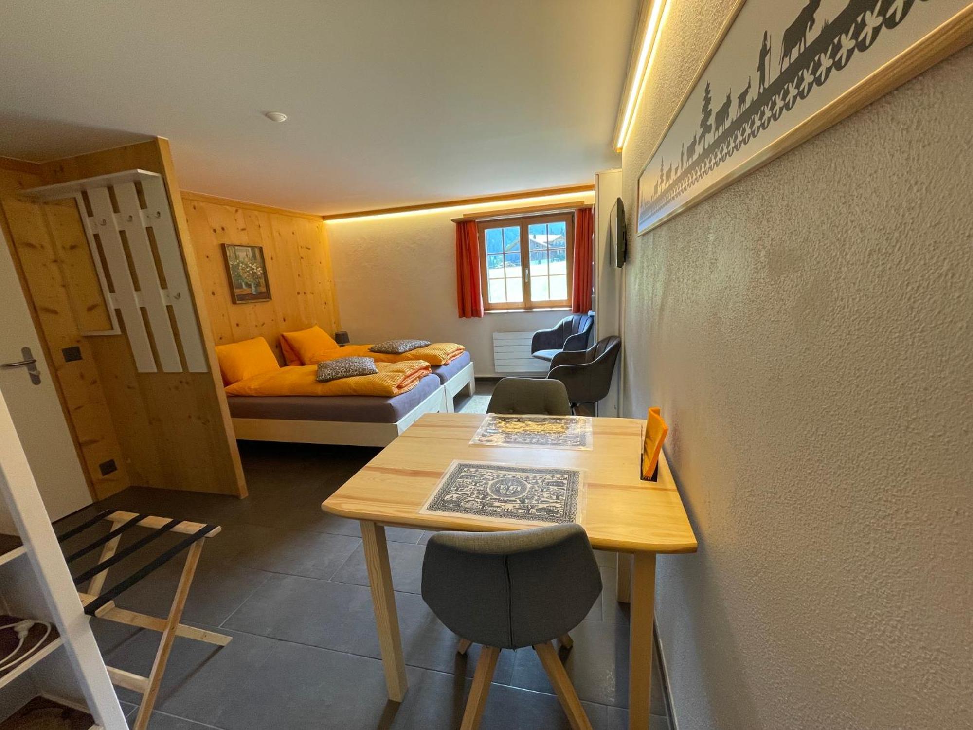 Alpenchalet Weidhaus Gstaad: Versatile Alpine Lodging Options Exterior photo