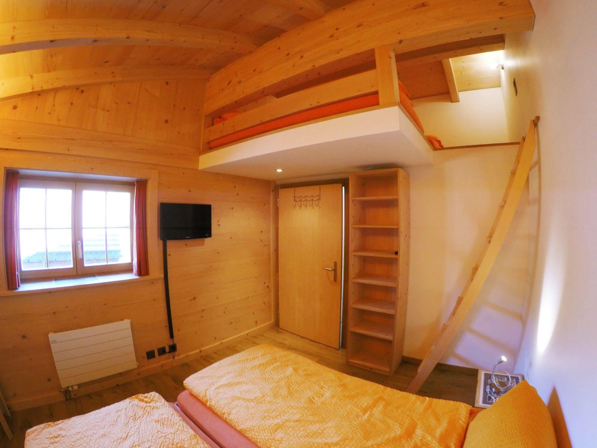 Alpenchalet Weidhaus Gstaad: Versatile Alpine Lodging Options Exterior photo