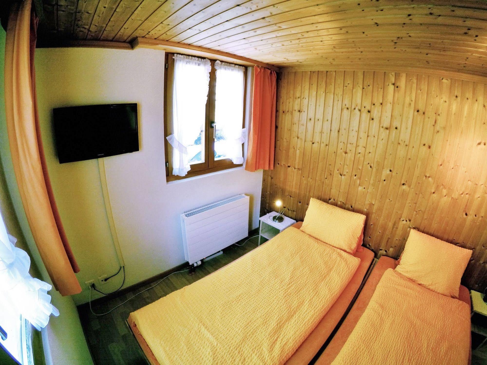 Alpenchalet Weidhaus Gstaad: Versatile Alpine Lodging Options Exterior photo